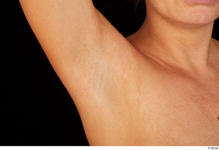 Victoria Pure nude underarm 0001.jpg